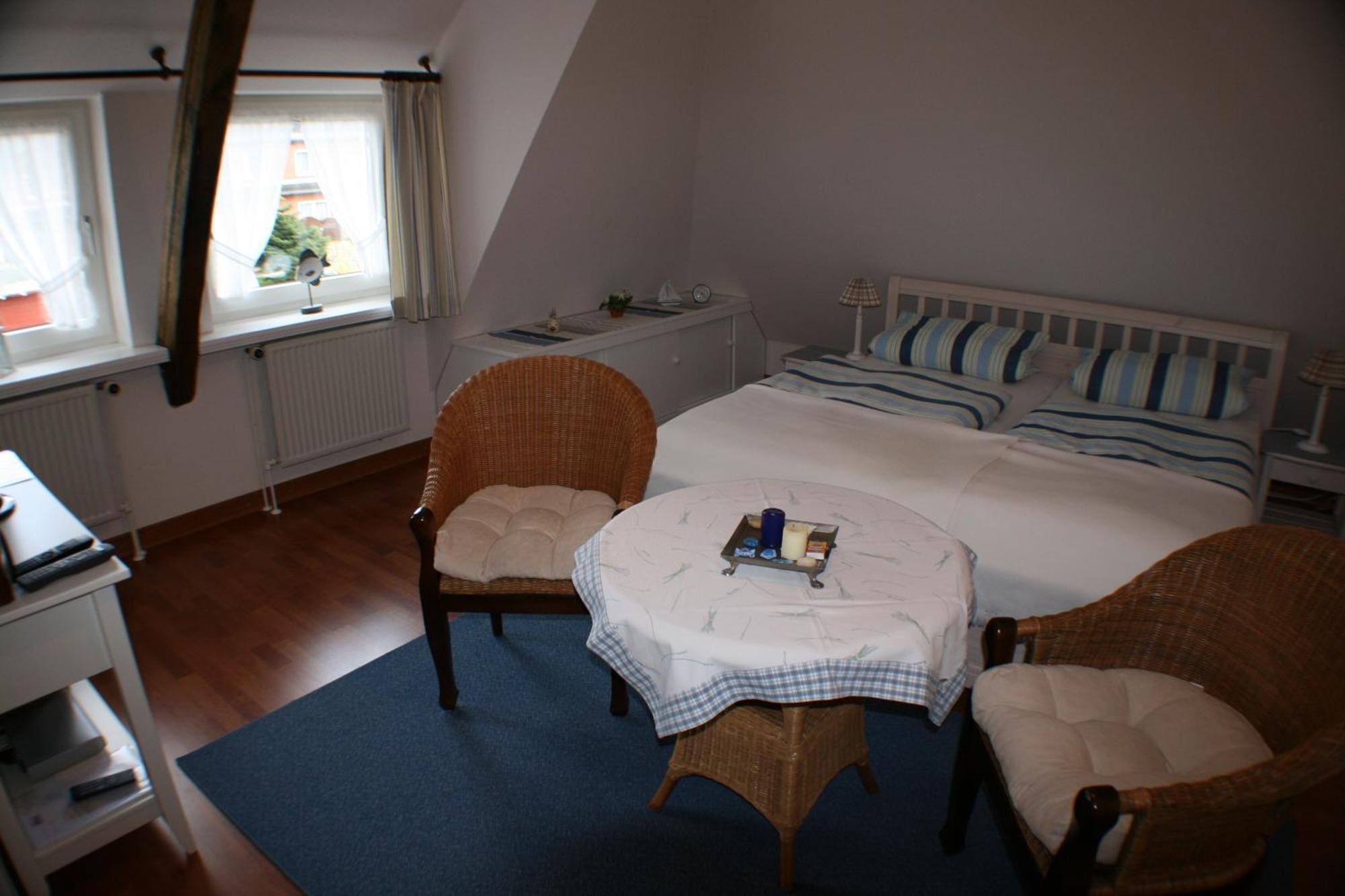 Ferienwohnungen Im Hotel Garni Zur Post Utersum Pokój zdjęcie