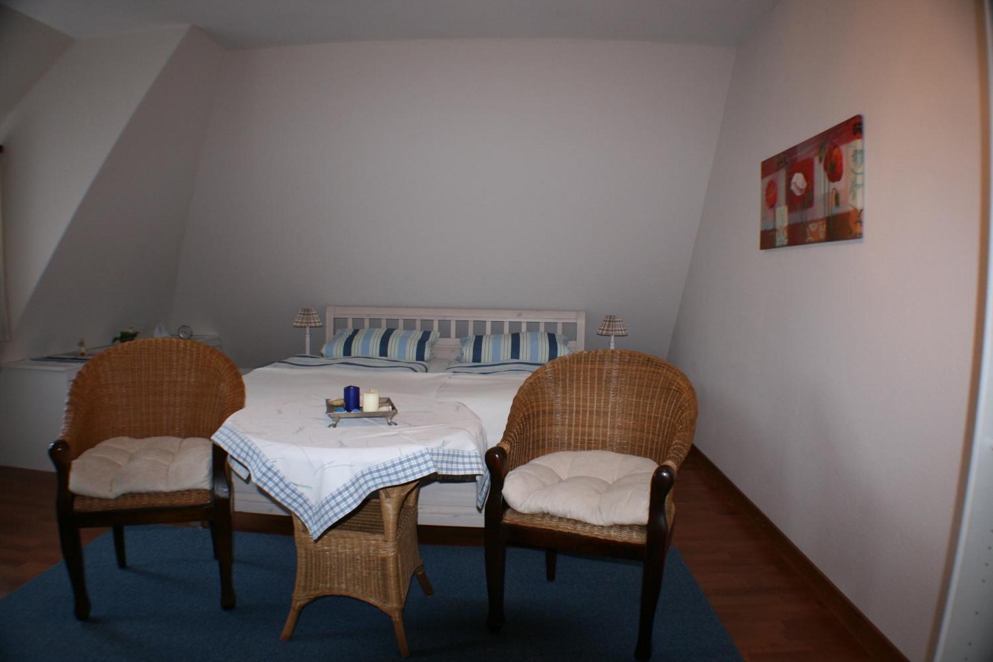 Ferienwohnungen Im Hotel Garni Zur Post Utersum Pokój zdjęcie