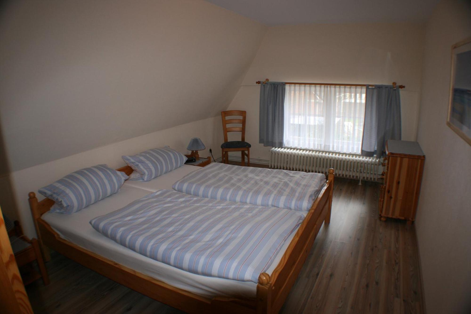 Ferienwohnungen Im Hotel Garni Zur Post Utersum Pokój zdjęcie
