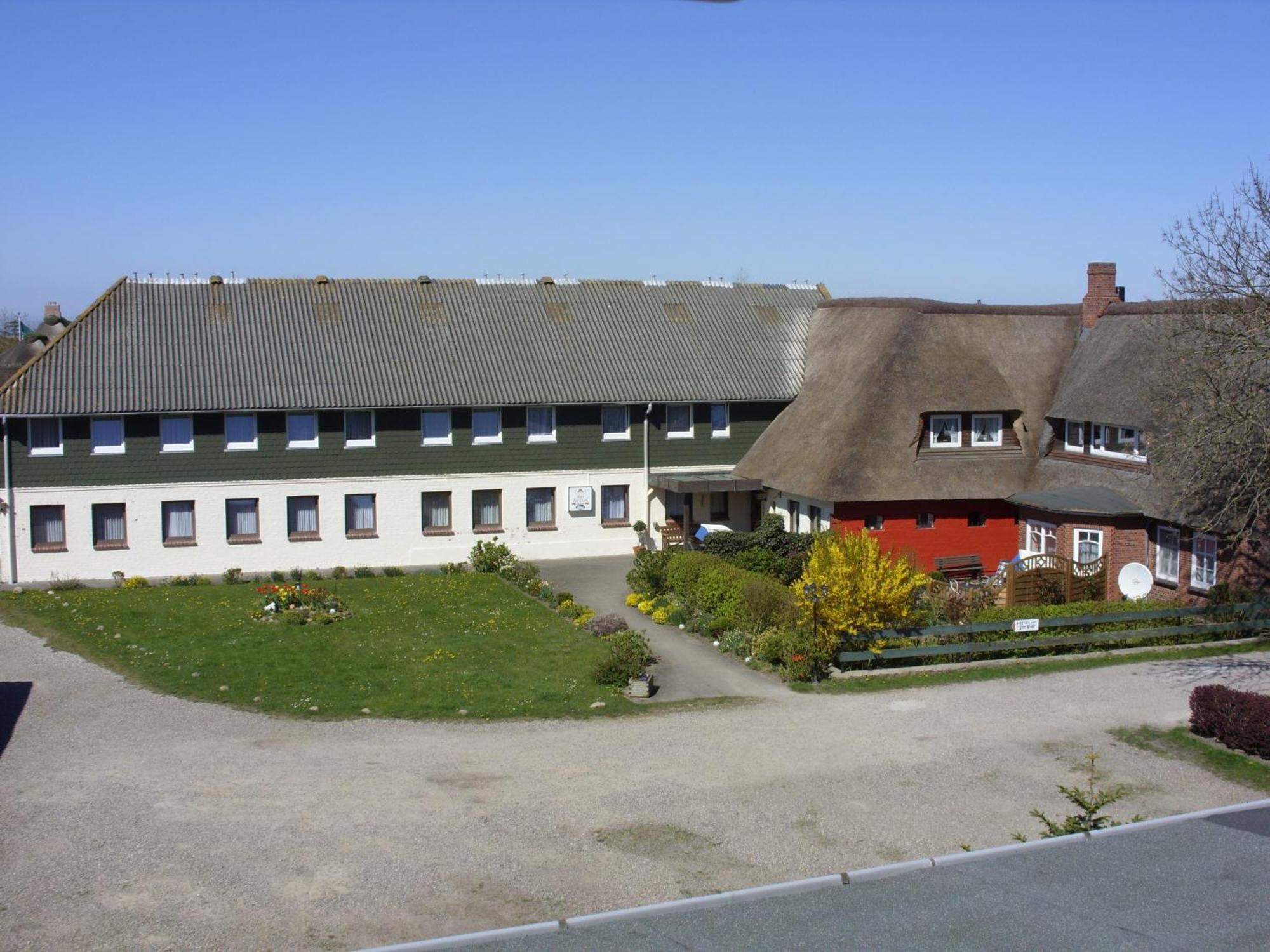 Ferienwohnungen Im Hotel Garni Zur Post Utersum Pokój zdjęcie